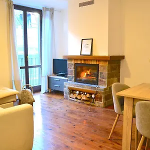 Modern De Muntanya Amb Llar De Foc By Rural D'aneu Esterri d'Àneu
